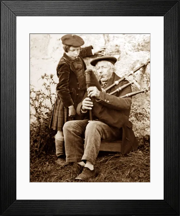 Framed Print : Bagpipe lesson, Scotland Framed Print : Bagpipe lesson, Scotland