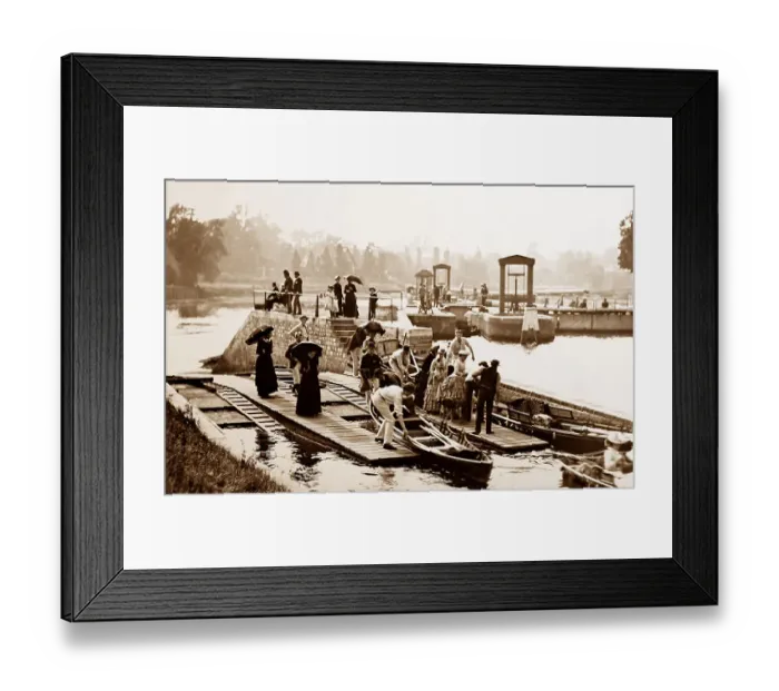 Framed Print : River Thames, Teddington Lock Framed Print : River Thames, Teddington Lock
