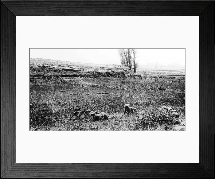 Framed Print : WW1 - Battle of Albert - Patrol crawling towards Framed Print : WW1 - Battle of Albert - Patrol crawling towards