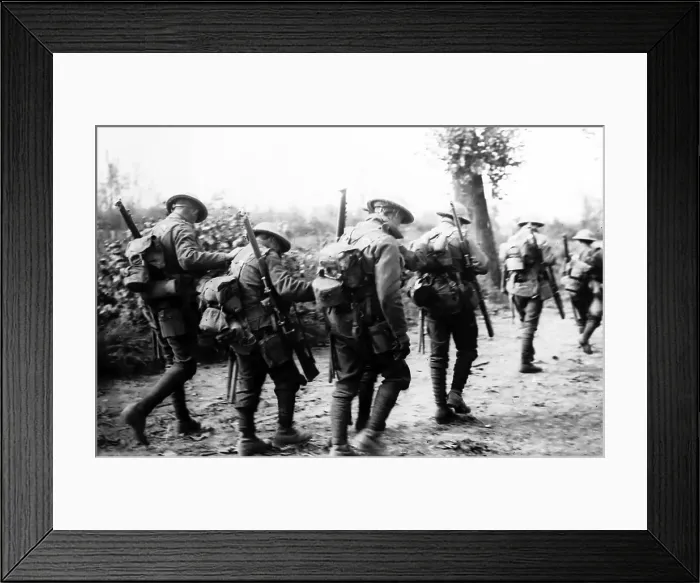 Framed Print : WW1 - Battle of Albert - British troops, blinded by gas Framed Print : WW1 - Battle of Albert - British troops, blinded by gas