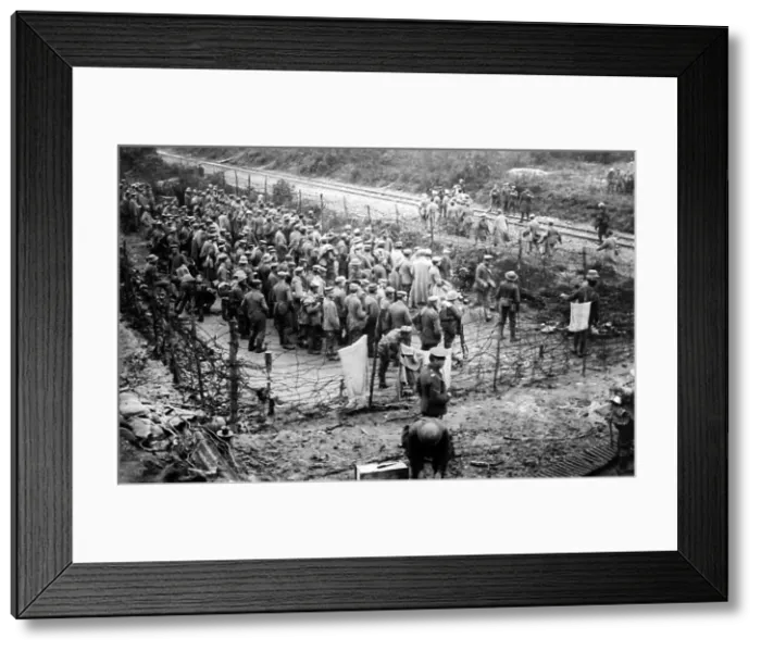 Framed Print : WW1 Battle of the Ancre - German prisoners taken Framed Print : WW1 Battle of the Ancre - German prisoners taken