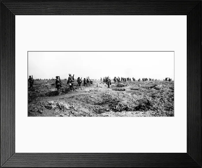 Framed Print : WW1 - Battle of Morval - Infantry moving forward Framed Print : WW1 - Battle of Morval - Infantry moving forward