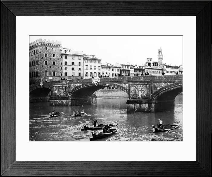 Framed Print : Ponte Santa Trinita, Florence, Italy Framed Print : Ponte Santa Trinita, Florence, Italy