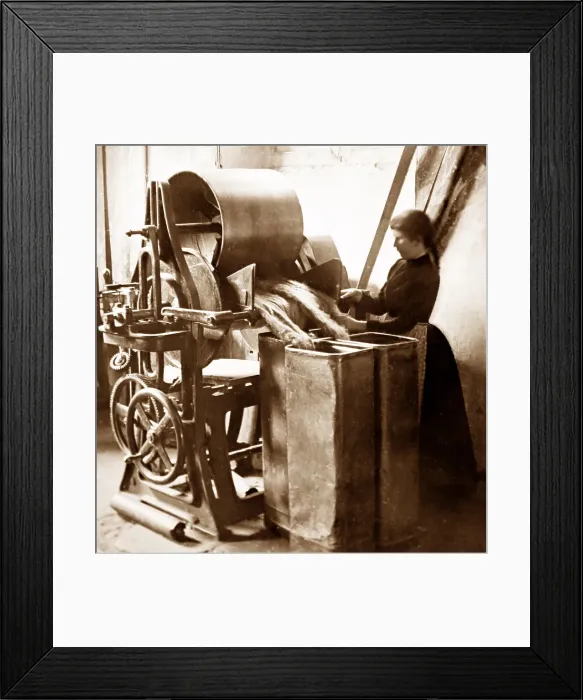 Framed Print : A tow balling machine, linen production, Victorian period Framed Print : A tow balling machine, linen production, Victorian period
