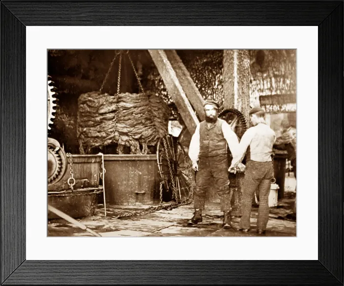 Framed Print : Bleaching, linen production, Victorian period Framed Print : Bleaching, linen production, Victorian period