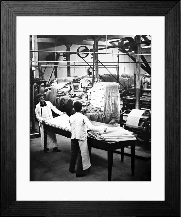 Framed Print : Linen manufacture, Lapping