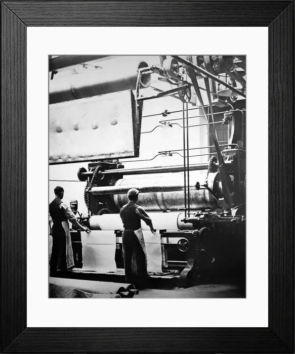 Framed Print : Linen manufacture, Hydraulic mangle Framed Print : Linen manufacture, Hydraulic mangle