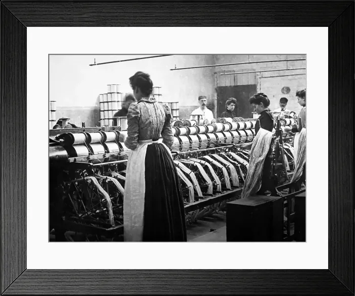 Framed Print : Linen manufacture, Warp winding machine Framed Print : Linen manufacture, Warp winding machine