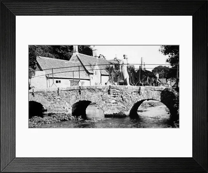 Framed Print : Bibury, possibly 1930s Framed Print : Bibury, possibly 1930s