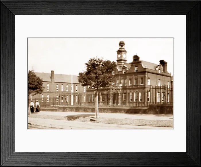 Framed Print : Norfolk and Norwich Hospital, Norwich Framed Print : Norfolk and Norwich Hospital, Norwich