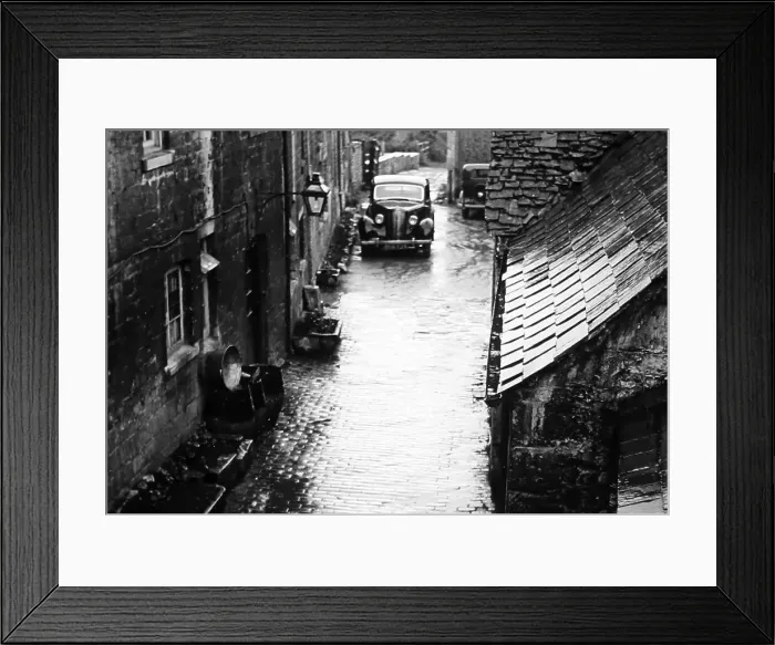 Framed Print : Terraced housing back alley, probably 1940s Framed Print : Terraced housing back alley, probably 1940s