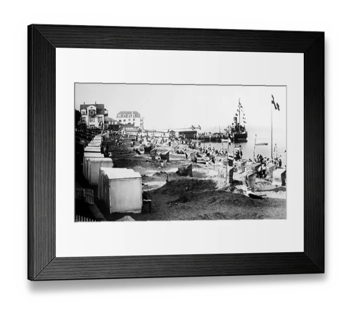 Framed Print : Wyk on the Island of Fohr, Victorian period