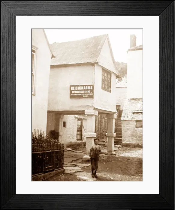 Framed Print : Keigwin Arms, Mousehole, early 1900s Framed Print : Keigwin Arms, Mousehole, early 1900s