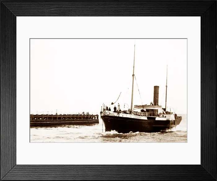 Framed Print : Paddle steamer on River Yare, Norfolk Framed Print : Paddle steamer on River Yare, Norfolk