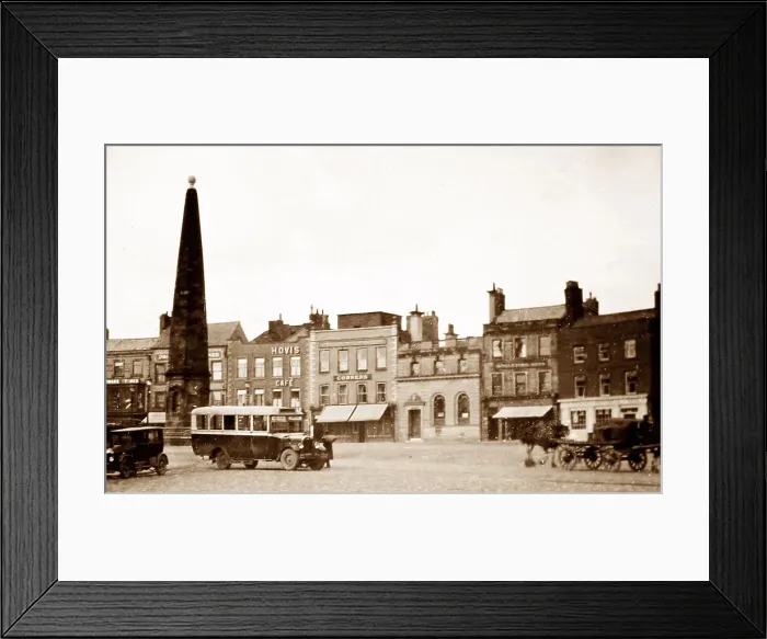 Framed Print : Ripon Market Place, 1920 / 30s maybe Framed Print : Ripon Market Place, 1920 / 30s maybe