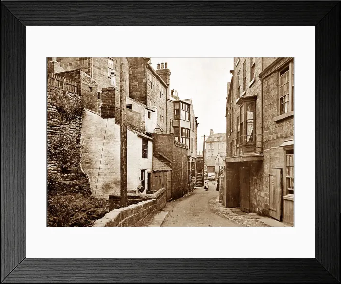 Framed Print : Robin Hood's Bay, Victorian period Framed Print : Robin Hood's Bay, Victorian period