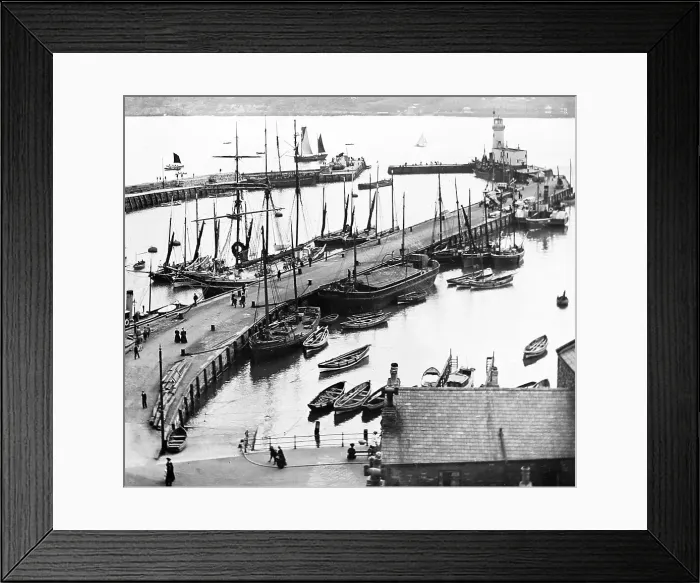 Framed Print : Scarborough Harbour and Piers, Victorian period Framed Print : Scarborough Harbour and Piers, Victorian period
