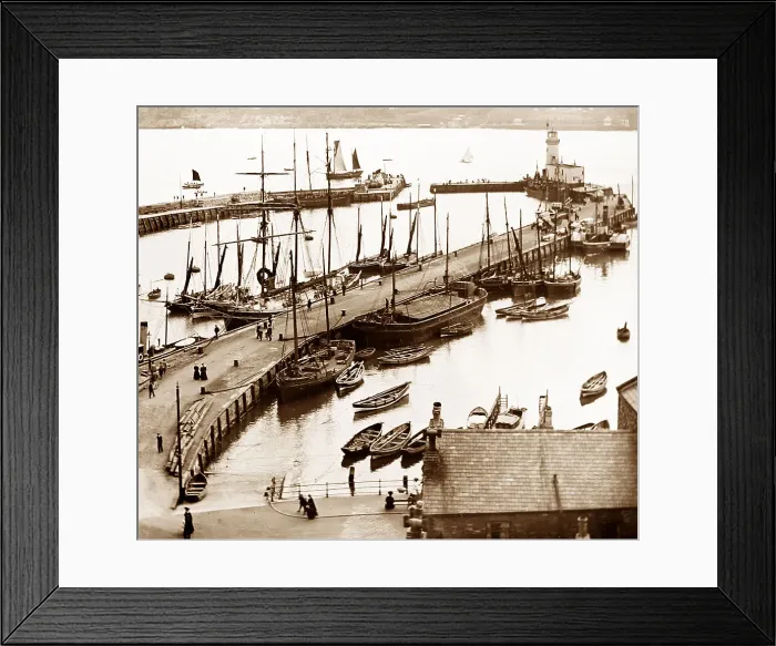 Framed Print : Scarborough Harbour Framed Print : Scarborough Harbour
