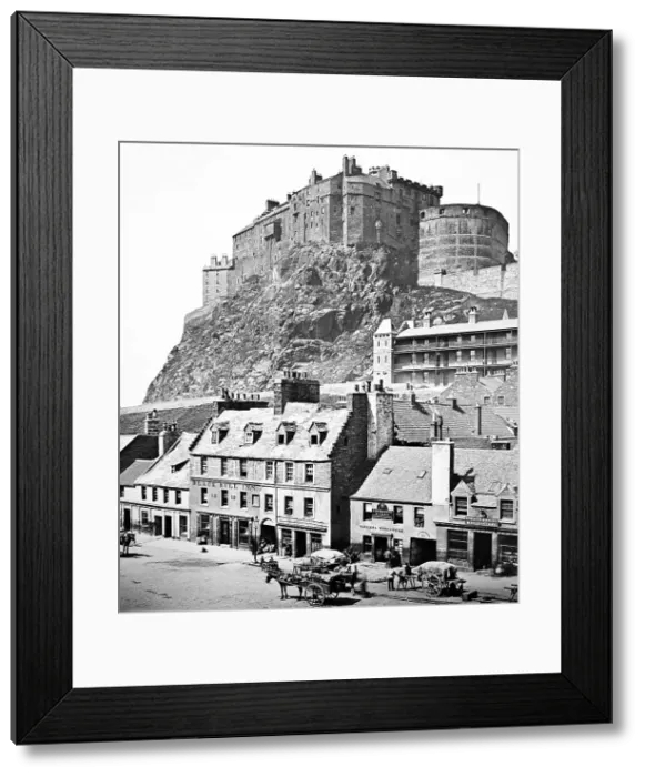 Framed Print : Grassmarket, Edinburgh Framed Print : Grassmarket, Edinburgh