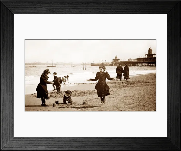 Framed Print : New Brighton beach, early 1900s Framed Print : New Brighton beach, early 1900s