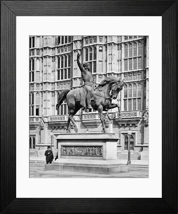 Framed Print : Richard Cour de Lion statue, Palace of Westminster, London Framed Print : Richard Cour de Lion statue, Palace of Westminster, London