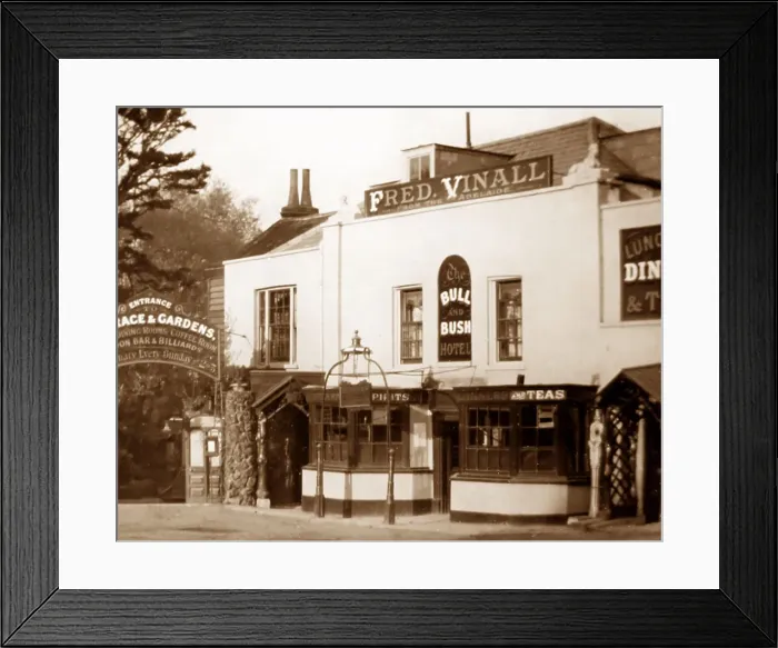 Framed Print : Old Bull and Bush, Hampstead Heath, London Framed Print : Old Bull and Bush, Hampstead Heath, London