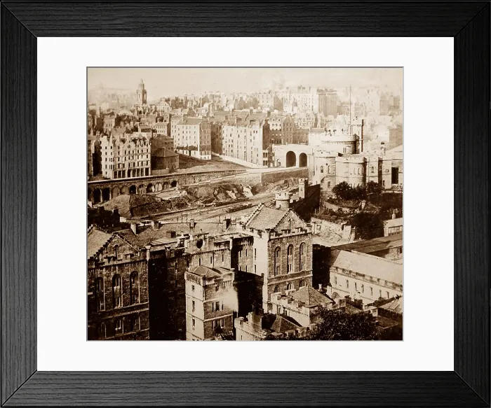 Framed Print : Edinburgh Old Town, Scotland Framed Print : Edinburgh Old Town, Scotland