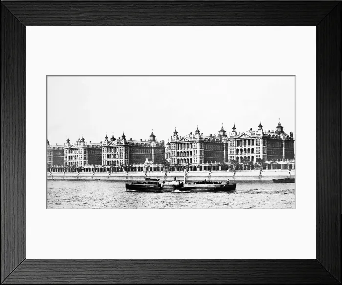 Framed Print : St. Thames's Hospital, London, Victorian period Framed Print : St. Thames's Hospital, London, Victorian period