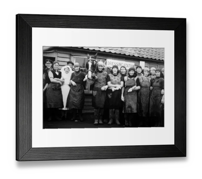 Framed Print : Great Yarmouth, Scottish Fisher Girls Framed Print : Great Yarmouth, Scottish Fisher Girls