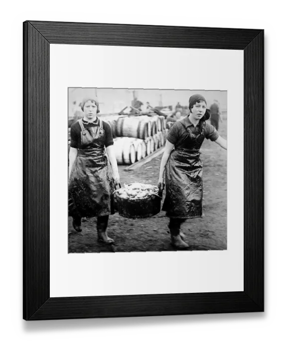 Framed Print : Great Yarmouth, Scottish Fisher Girls Framed Print : Great Yarmouth, Scottish Fisher Girls