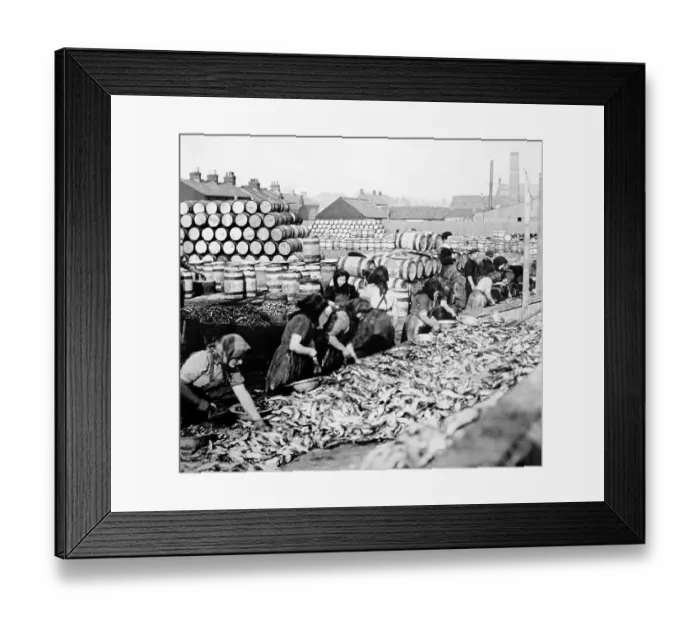 Framed Print : Great Yarmouth, Scottish Fisher Girls Framed Print : Great Yarmouth, Scottish Fisher Girls
