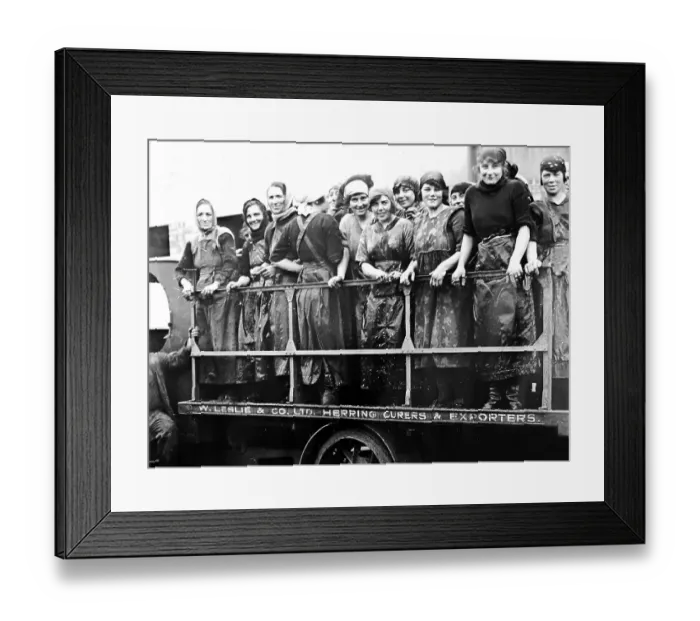 Framed Print : Great Yarmouth, Scottish Fisher Girls Framed Print : Great Yarmouth, Scottish Fisher Girls