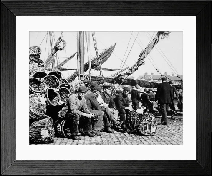 Framed Print : Herring fishing, Great Yarmouth, early 1900s Framed Print : Herring fishing, Great Yarmouth, early 1900s