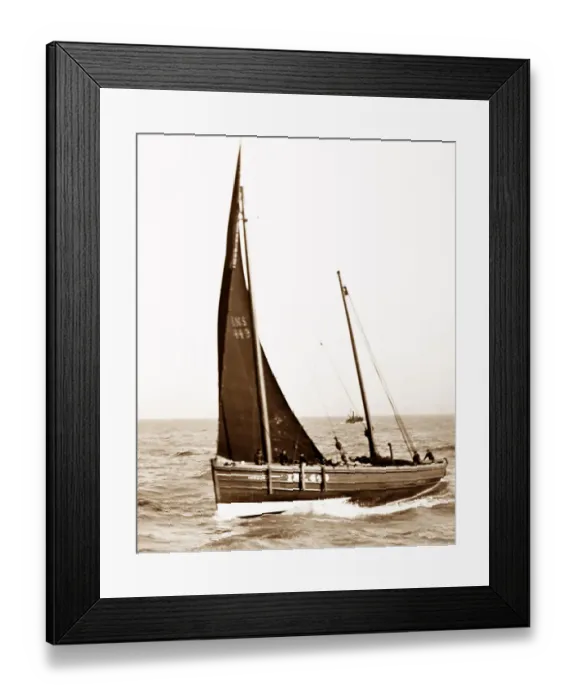 Framed Print : Fishing boats, Great Yarmouth, early 1900s Framed Print : Fishing boats, Great Yarmouth, early 1900s