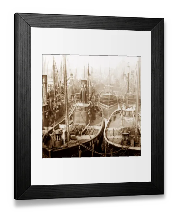 Framed Print : Fishing boats, Great Yarmouth, early 1900s Framed Print : Fishing boats, Great Yarmouth, early 1900s