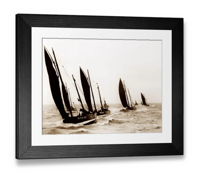 Framed Print : Fishing boats, Great Yarmouth, early 1900s Framed Print : Fishing boats, Great Yarmouth, early 1900s