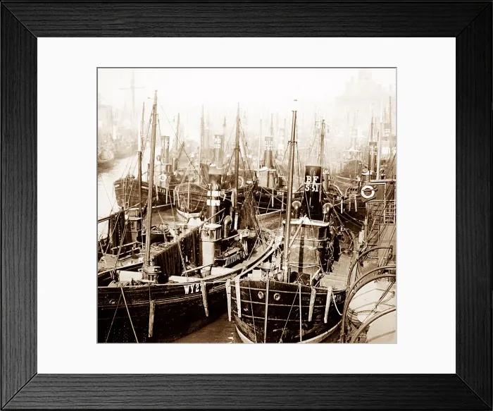 Framed Print : Fishing boats, Great Yarmouth, early 1900s Framed Print : Fishing boats, Great Yarmouth, early 1900s