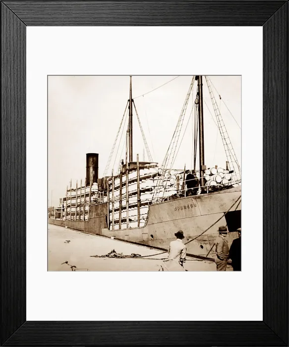 Framed Print : Barrels of fish being exported, Great Yarmouth, early 1900s Framed Print : Barrels of fish being exported, Great Yarmouth, early 1900s