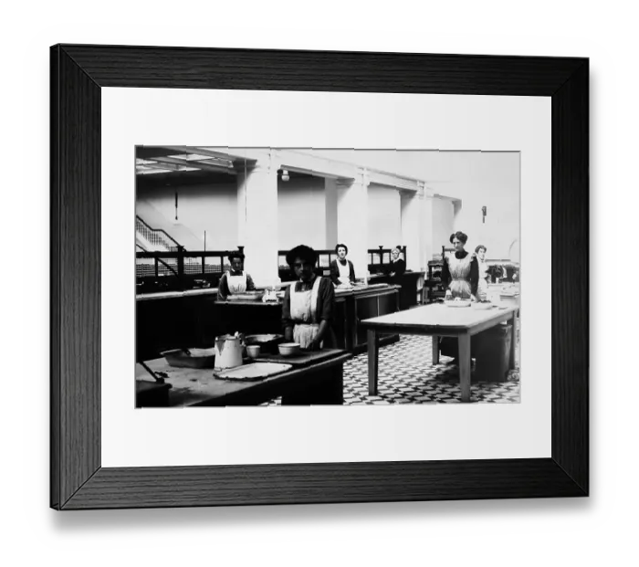 Framed Print : Dining room kitchen, Port Sunlight, early 1900s Framed Print : Dining room kitchen, Port Sunlight, early 1900s