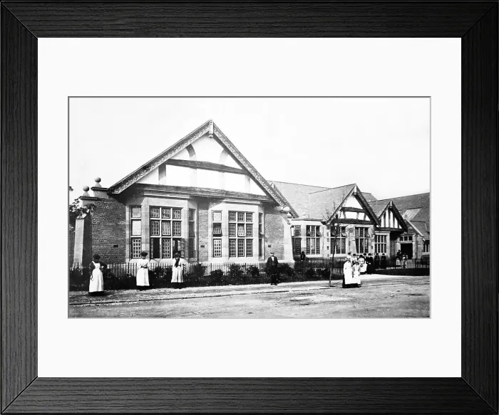 Framed Print : Hulme Hall (Girl's restaurant), Port Sunlight Village Framed Print : Hulme Hall (Girl's restaurant), Port Sunlight Village