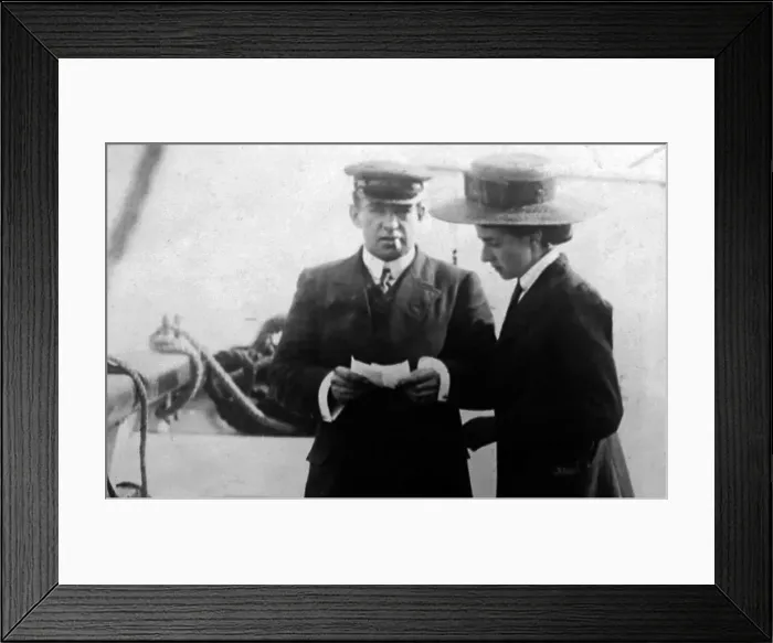 Framed Print : Ernest Shackleton and his sister visit the Nimrod Framed Print : Ernest Shackleton and his sister visit the Nimrod