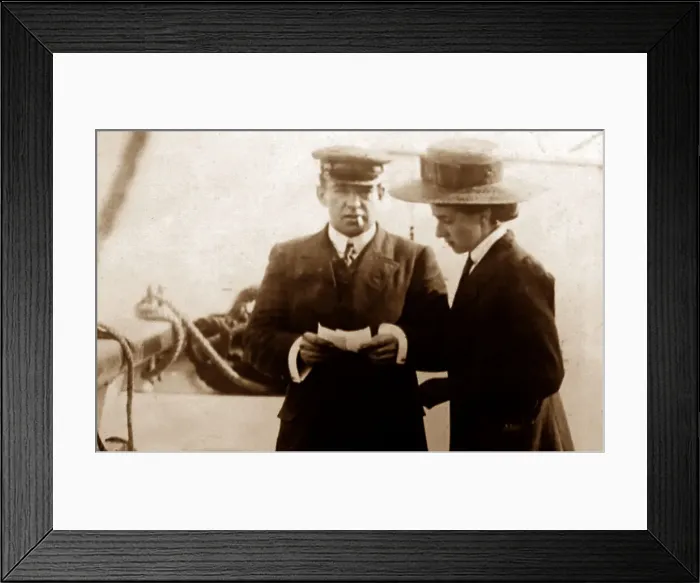 Framed Print : Ernest Shackleton and his sister visit the Nimrod Framed Print : Ernest Shackleton and his sister visit the Nimrod