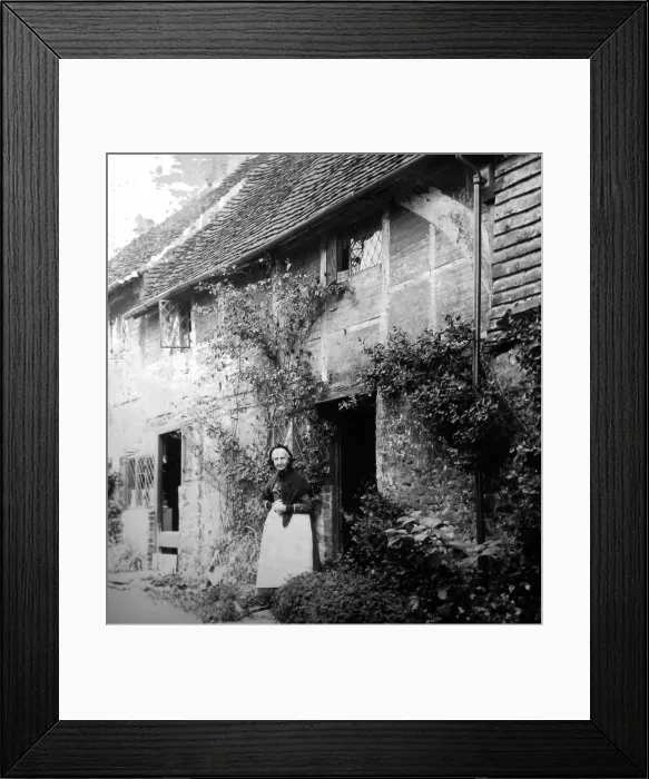 Framed Print : A cottage in Limpsfield, Victorian period Framed Print : A cottage in Limpsfield, Victorian period