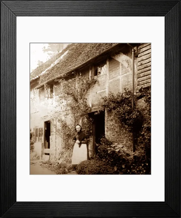 Framed Print : Cottage in Limpsfield, Surrey Framed Print : Cottage in Limpsfield, Surrey