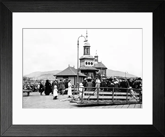 Framed Print : Pier Head, Dunoon, early 1900s Framed Print : Pier Head, Dunoon, early 1900s