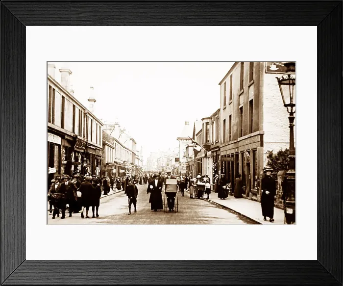 Framed Print : Argyle Street, Dunoon, Scotland Framed Print : Argyle Street, Dunoon, Scotland