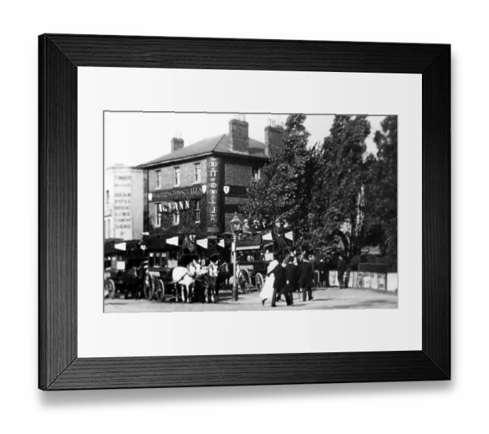 Framed Print : The Plough Inn, Dulwich, London, Victorian period Framed Print : The Plough Inn, Dulwich, London, Victorian period