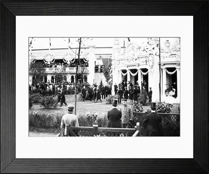 Framed Print : King Edward and President Fallieres arriving Framed Print : King Edward and President Fallieres arriving
