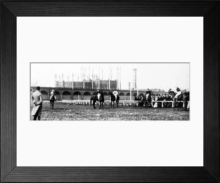 Framed Print : Chester Racecourse, early 1900s Framed Print : Chester Racecourse, early 1900s