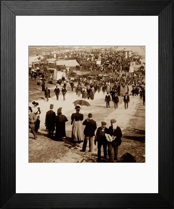 Framed Print : The Hill, Epsom Downs Racecourse Framed Print : The Hill, Epsom Downs Racecourse